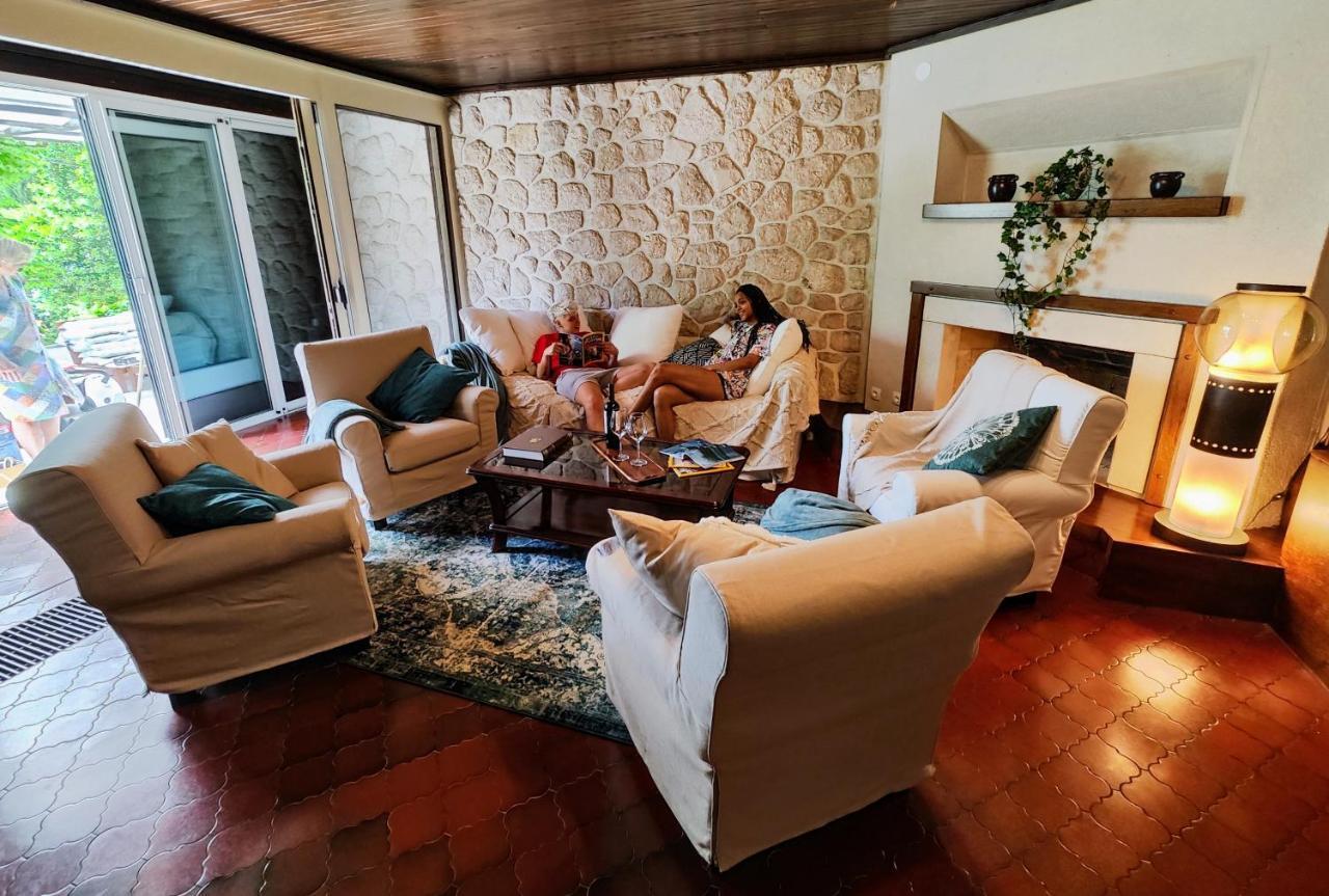 Nada: Beachside Oasis With Sauna And Hot Tubs Villa