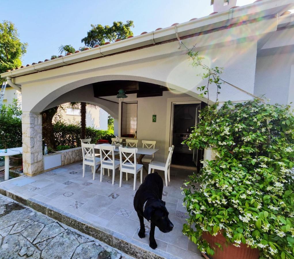 Villa Nada: Beachside Oasis With Sauna And Hot Tubs *